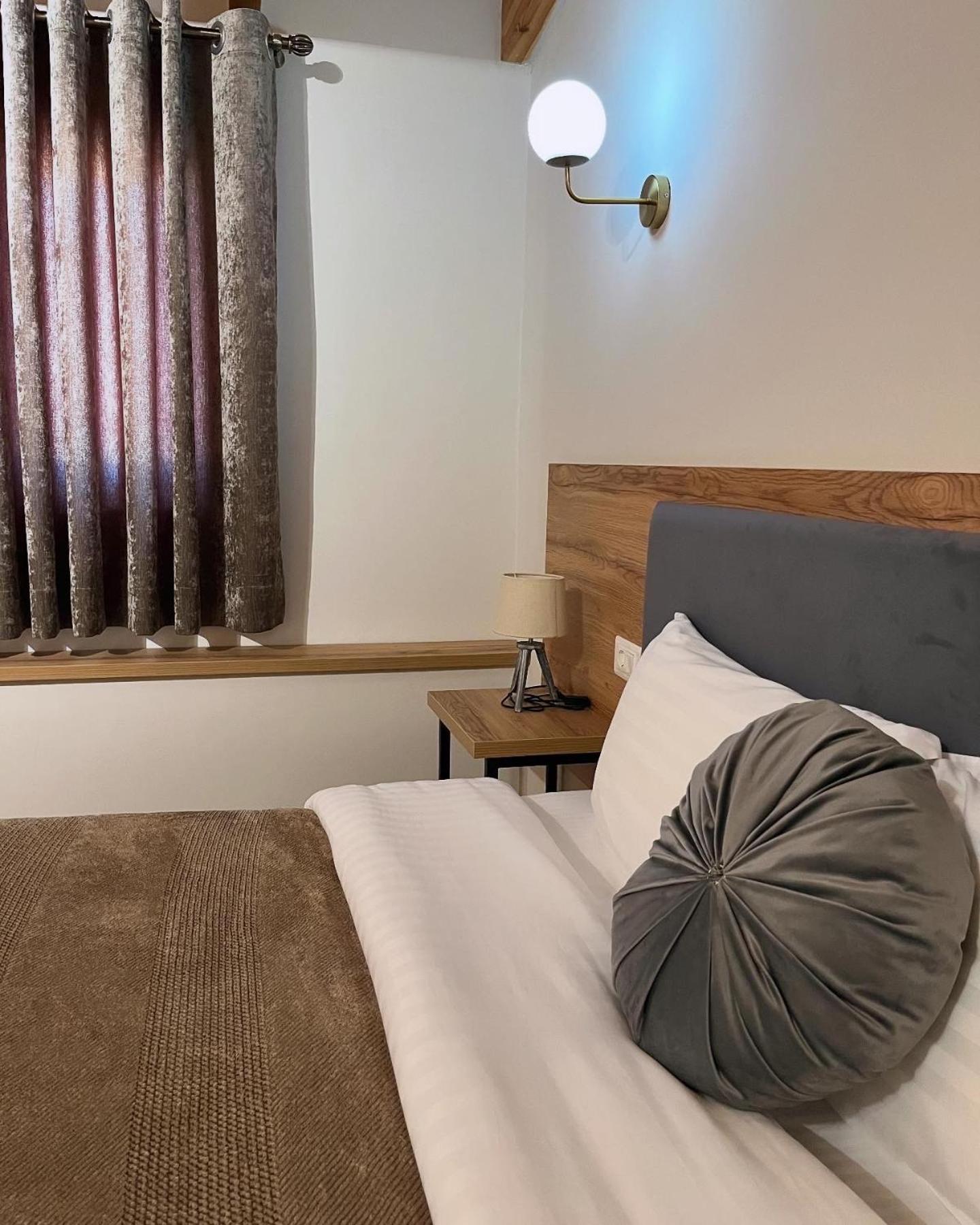 Mili Hotel Berat Eksteriør billede